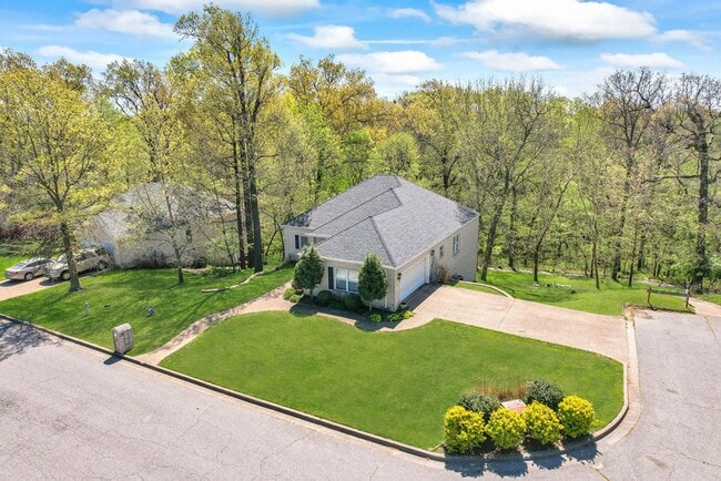 Building Photo - Spacious 3-Bedroom, 2.5 Bathroom Home in Woods Creek - Prime Bentonville Location