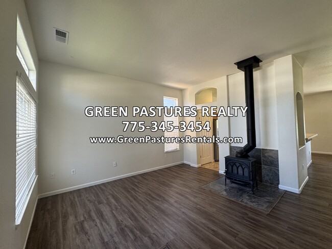Building Photo - 1045 Brierwood Ln