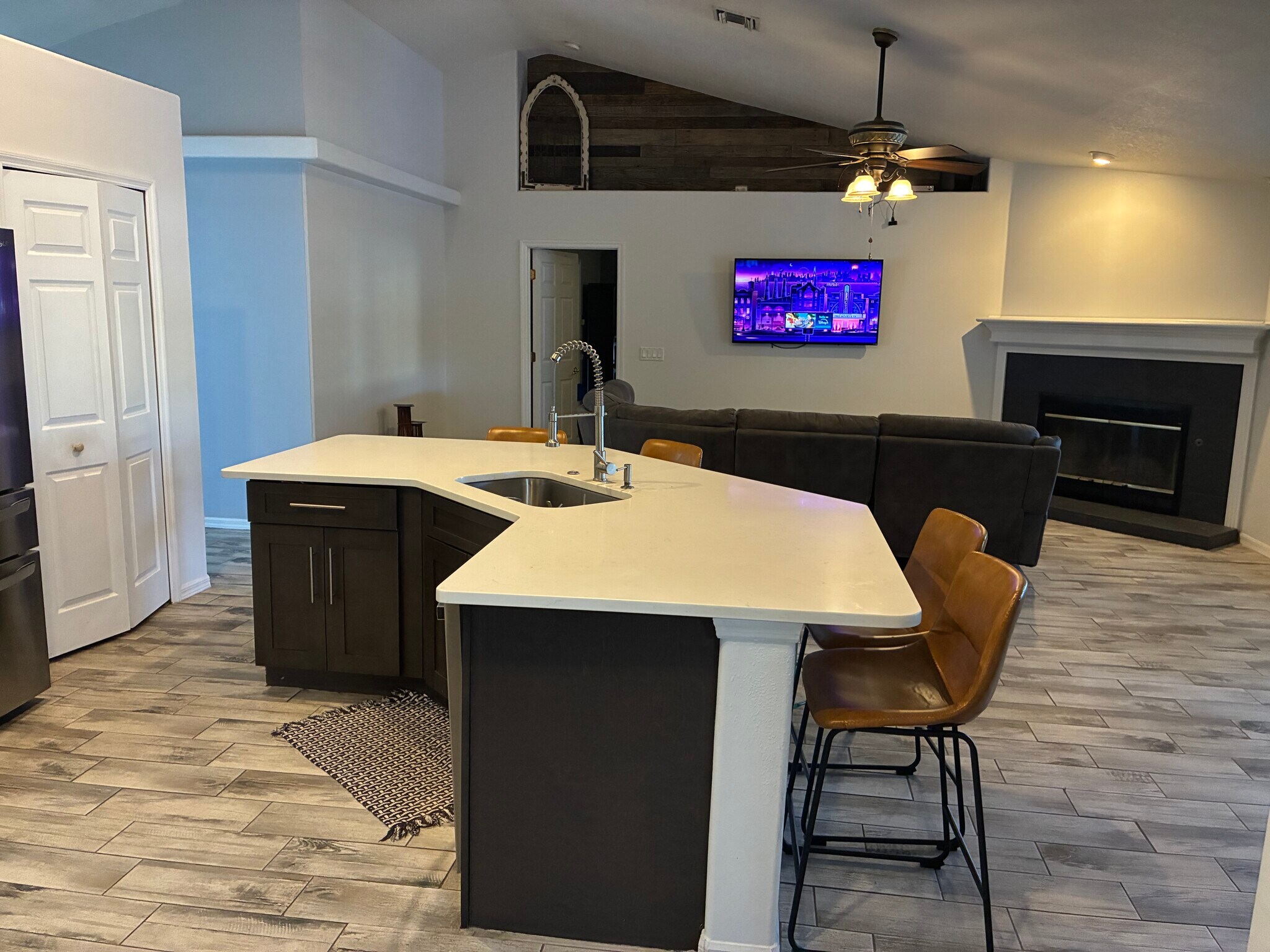 Building Photo - 867 Park Valley Cir