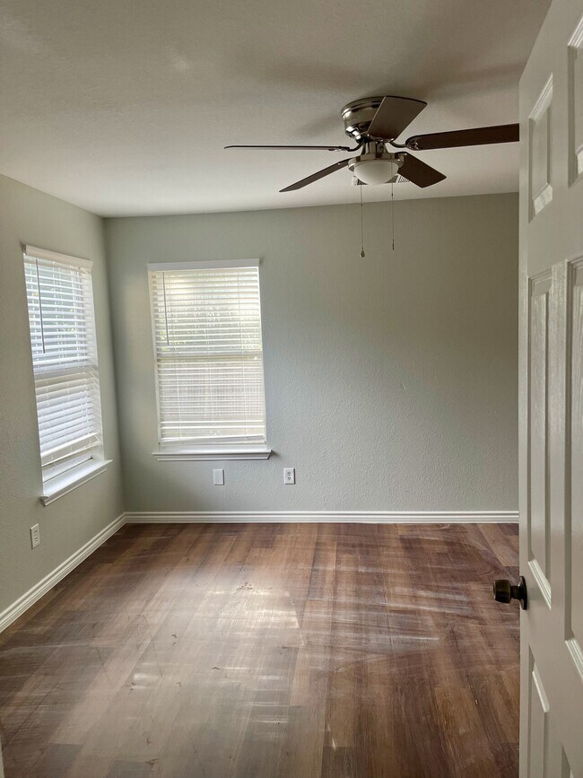 Building Photo - 15112 katies Corner Ln