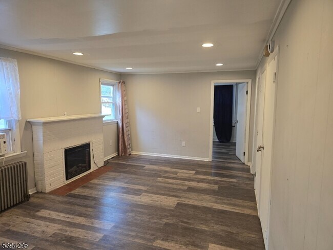 Building Photo - 38 Hamilton Rd