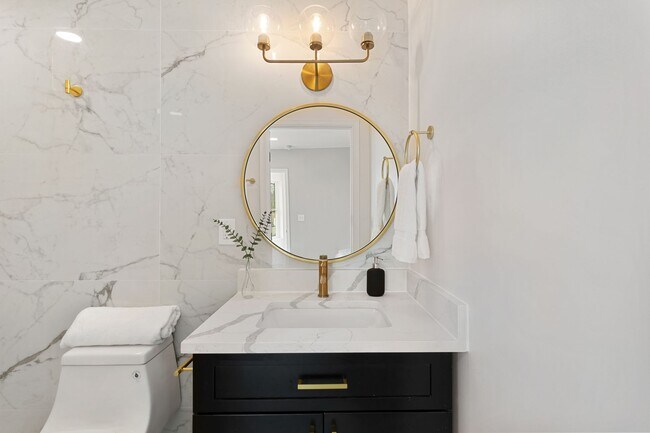 Building Photo - STUNNING 4 Level Fells Point Rowhome! WITH...