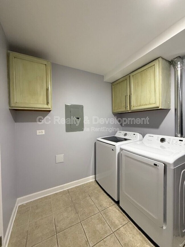 Building Photo - 1227 Ranchview Ct