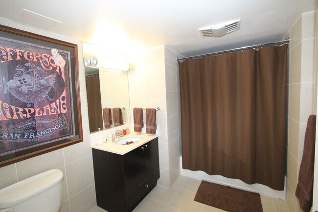 Building Photo - Chic Furnished Living at The Sierra at Jac...