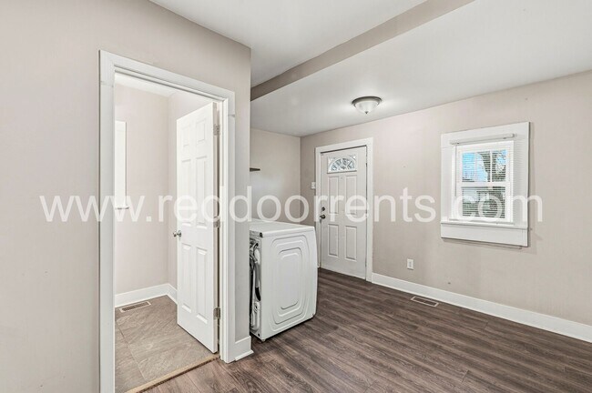 Building Photo - Spacious and Convenient 3-Bedroom Home in Indianapolis