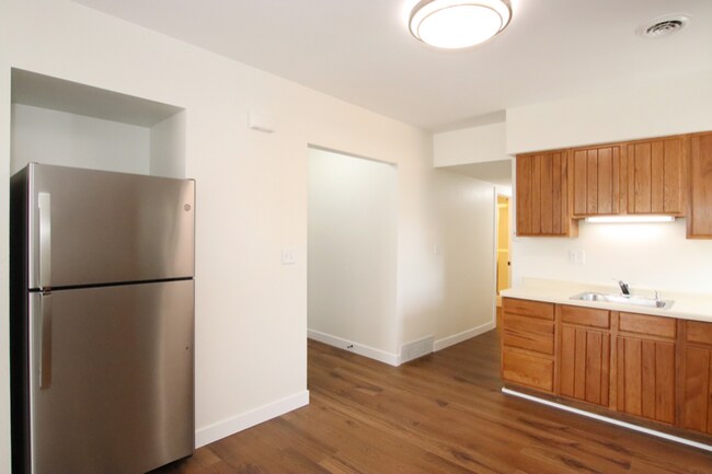 Building Photo - 14.5 Fond du Lac St