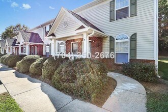 Building Photo - Beautiful townhouse 2 bed 1.5 bath in Monroe
