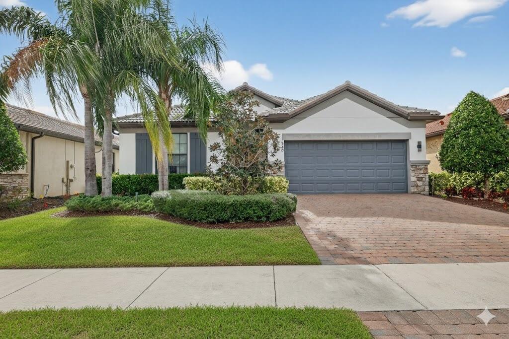 Building Photo - 540 SE Monet Dr