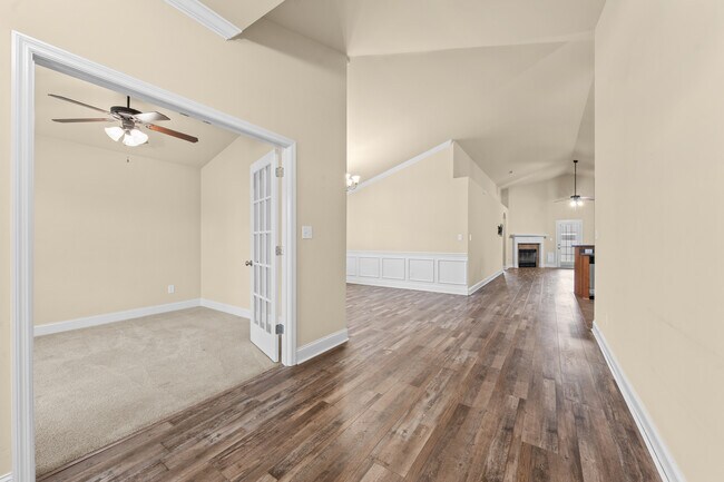 Building Photo - 6906 Breyerton Way SE