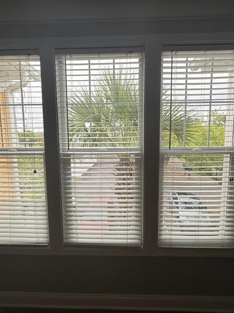 Building Photo - 1424 Rosewood Ln