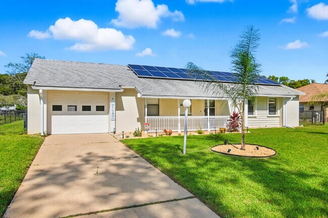 Primary Photo - "Charming 3-Bedroom Oasis with 2 Baths on ...