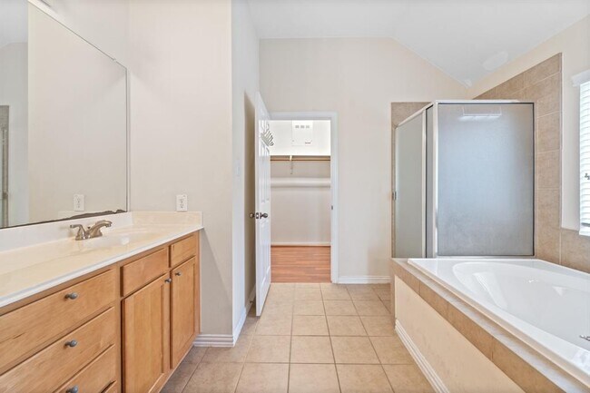 Building Photo - 23219 Dewflower Dr