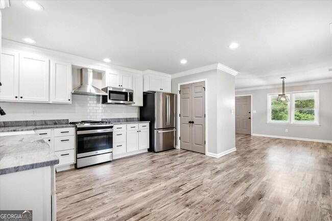 Building Photo - 158 Sproull Rd SE