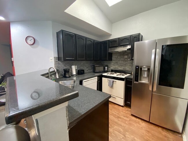 Building Photo - Eastside home for rent in The Tierras