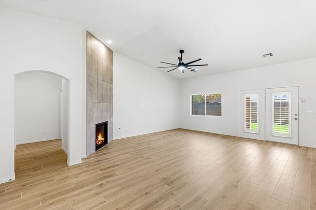 Building Photo - Beautiful Remodeled Single-Story Home W/ Pool in Southern Highlands