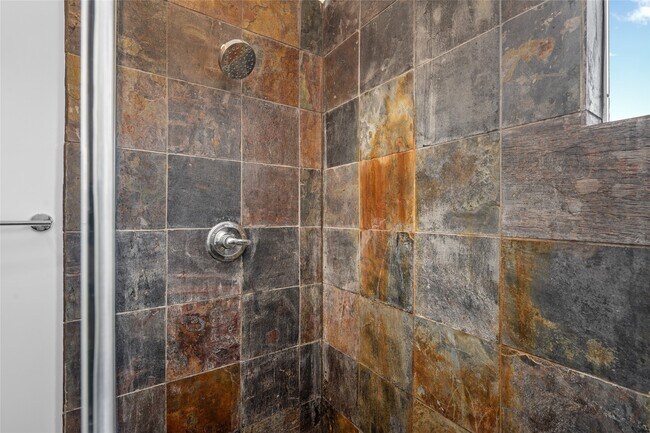 Building Photo - 5712 Winsome Ln