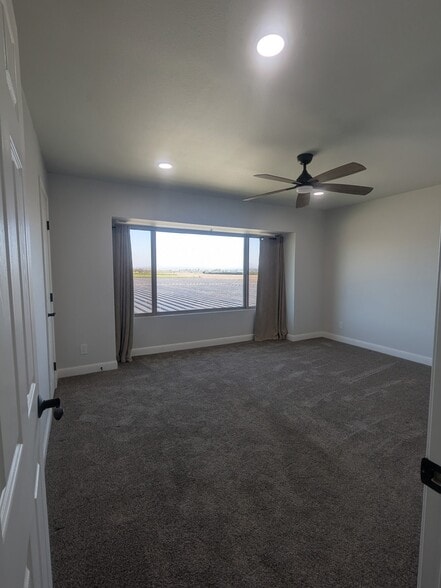 Building Photo - 1301 Iguana Cir