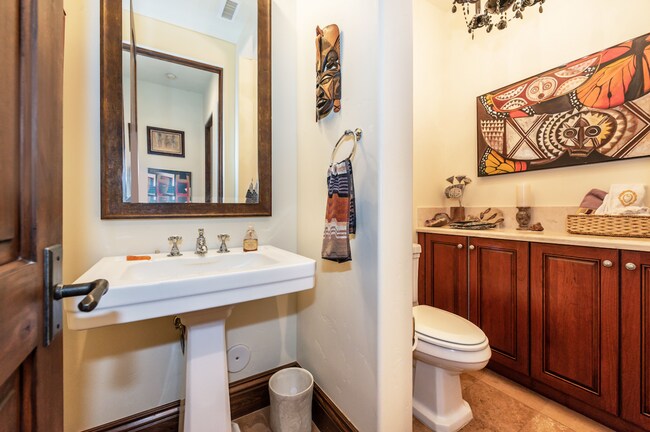 Building Photo - Luxurious Tuscan Villa - 3/3.5 Includes Private Casita in Goleta Bluffs!