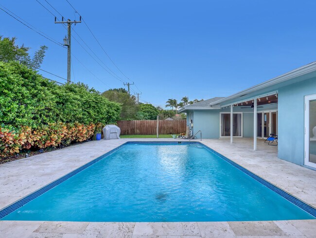 Building Photo - 1298 NW 4th St