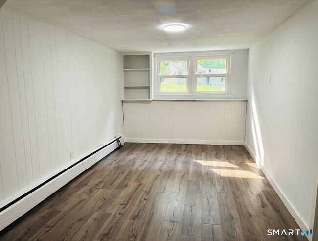 Building Photo - 51 Birchwood Rd