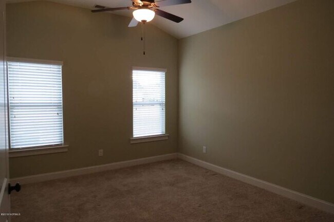 Building Photo - 1805 Fox Den Way