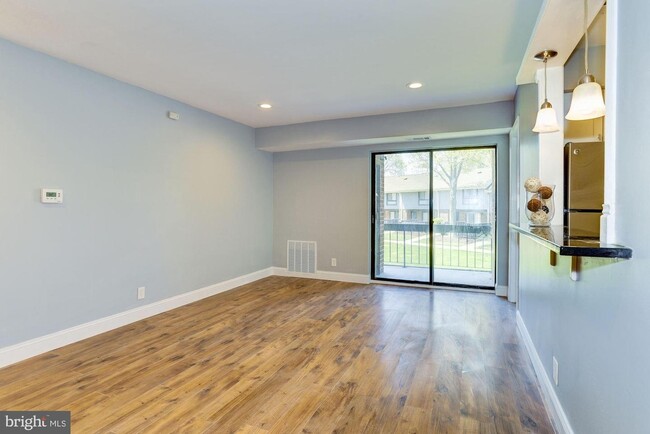 Building Photo - 114 Van Buren Rd