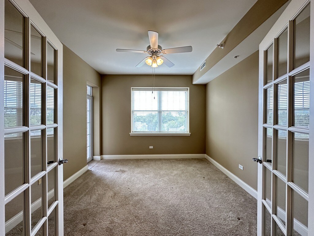 Building Photo - 2 Itasca Place