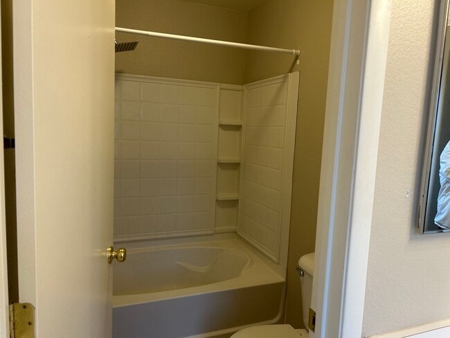 Building Photo - 2 story townhome in Mountains Edge