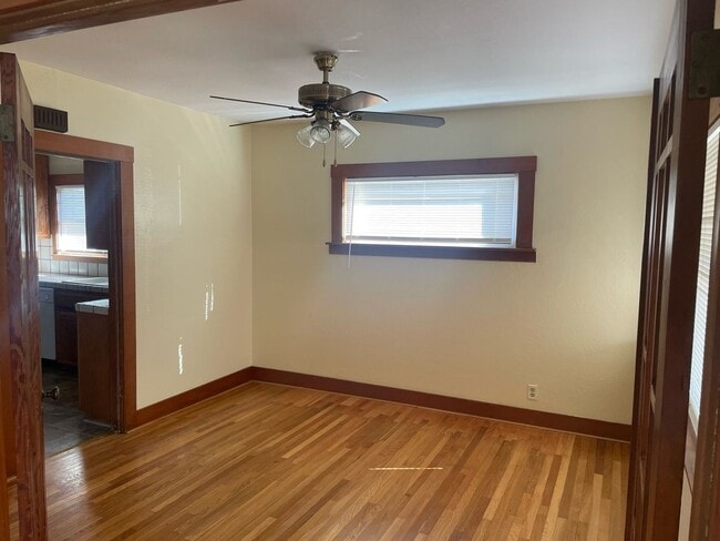 Building Photo - WILLOW GLEN - Well Maintained 2/1.5 In Bea...