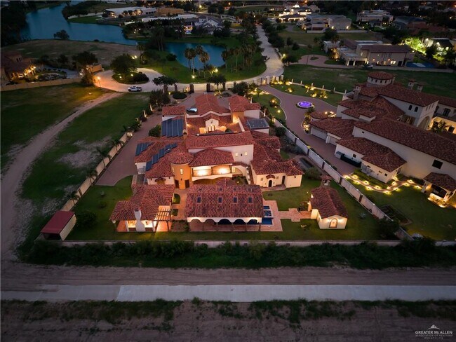 Building Photo - 2304 Antigua Dr