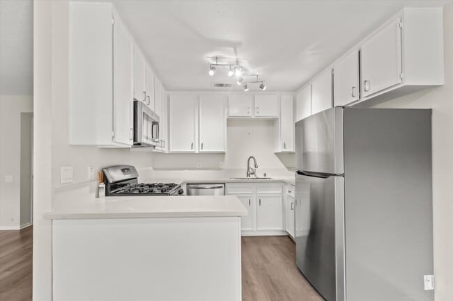 Building Photo - 365 N Saturmino Dr