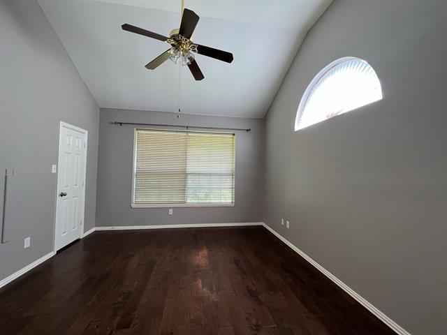 Building Photo - 9811 Cliffside Dr