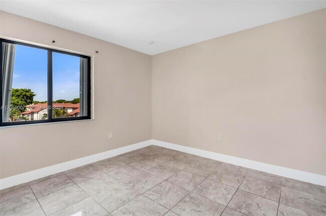 Building Photo - 9937 NW 9th St Cir