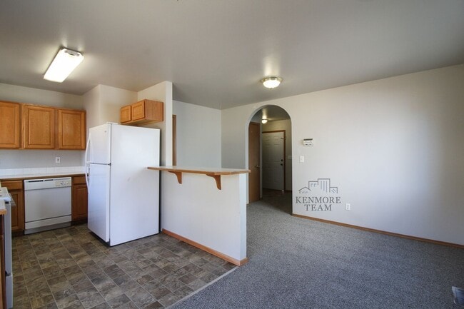 Building Photo - 825 S Elm St