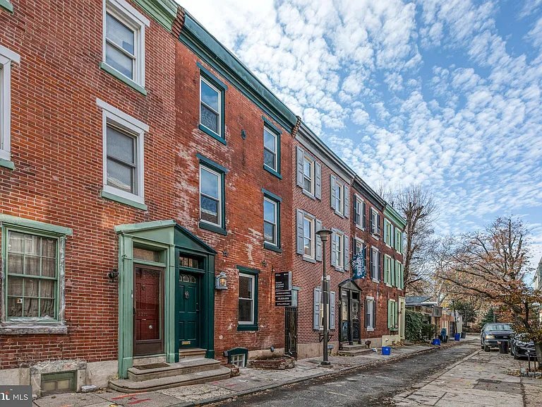 Building Photo - 2212 Panama St