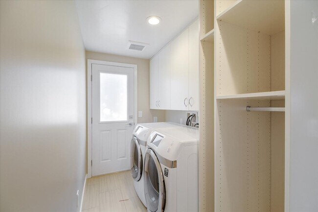 Building Photo - Beautiful Home For Rent in Cupertino with Solar, Pool and Sauna Coming Soon!