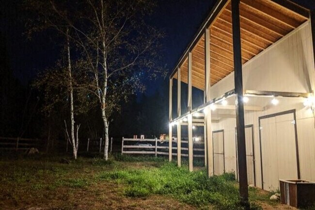 Building Photo - 140 Paquette Cir