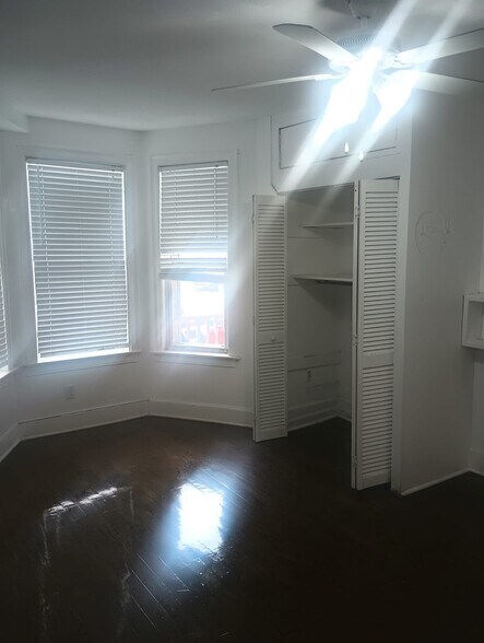 Building Photo - 319 Bennington St