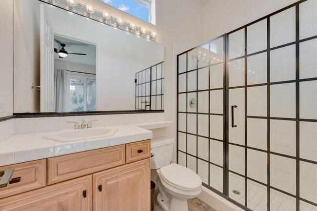 Building Photo - Queensridge Beauty - 5 bedroom on a 1/4+ acre lot