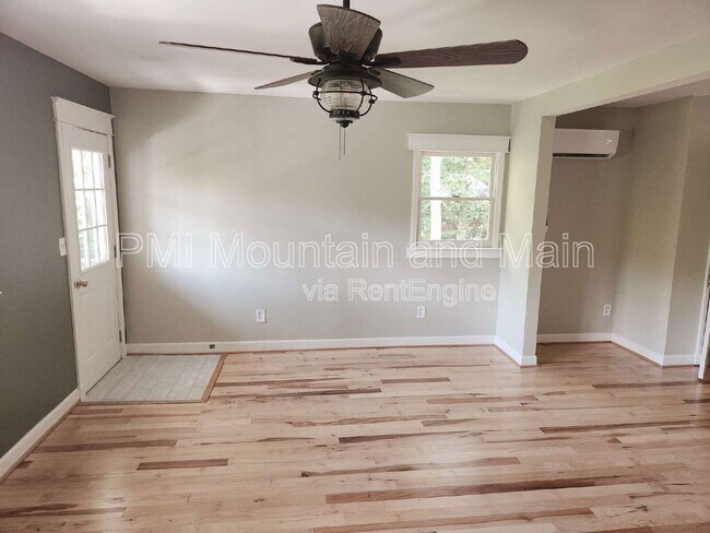 Building Photo - 488 Lake Hosea Dr