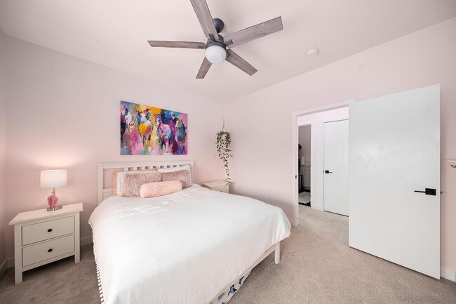 Building Photo - 8850 Weston Rd