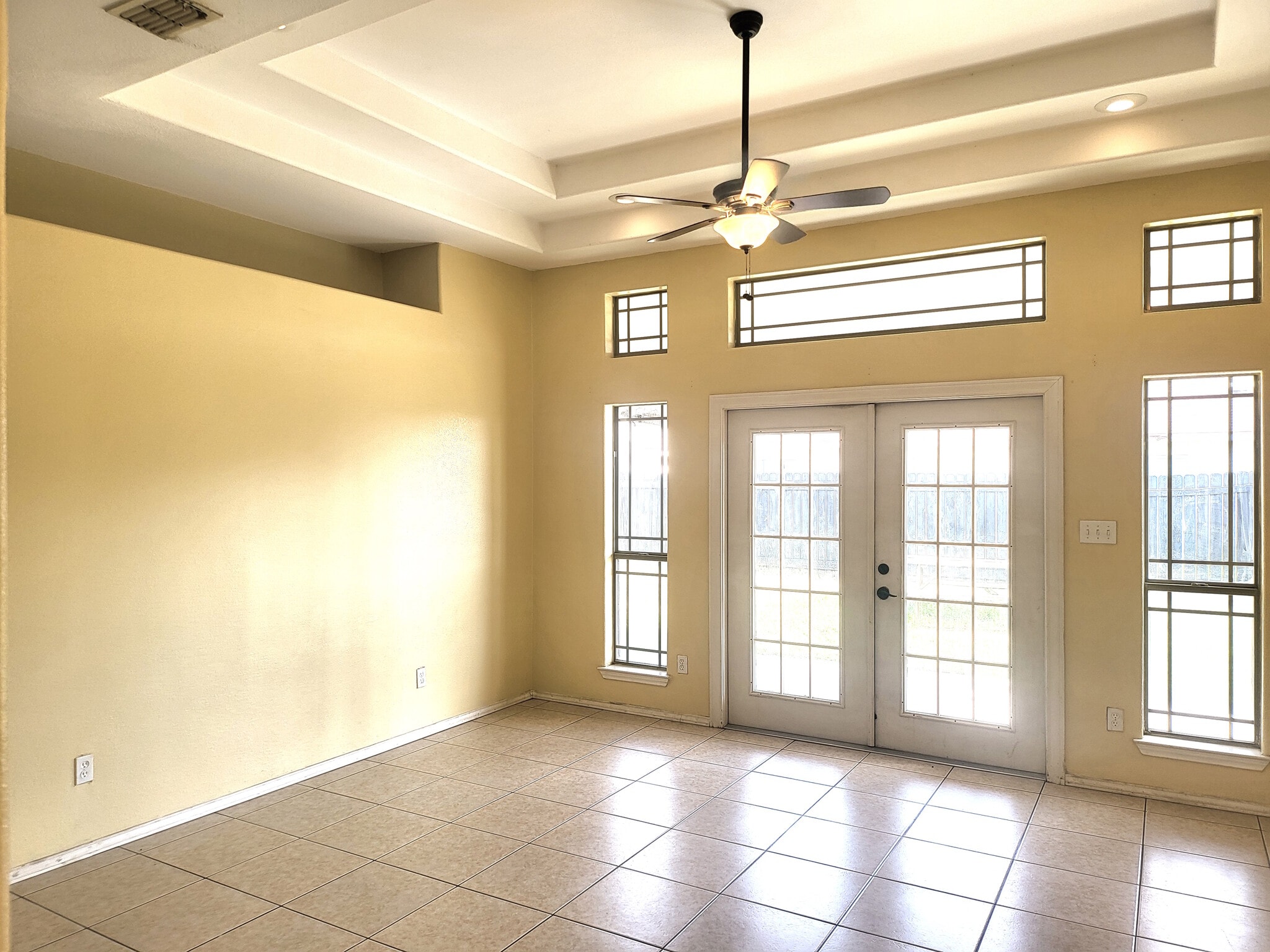 Building Photo - 2200 N 48th St