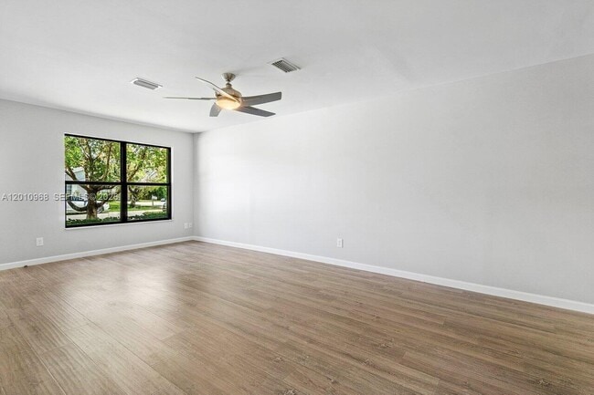 Building Photo - 1367 Riverside Cir