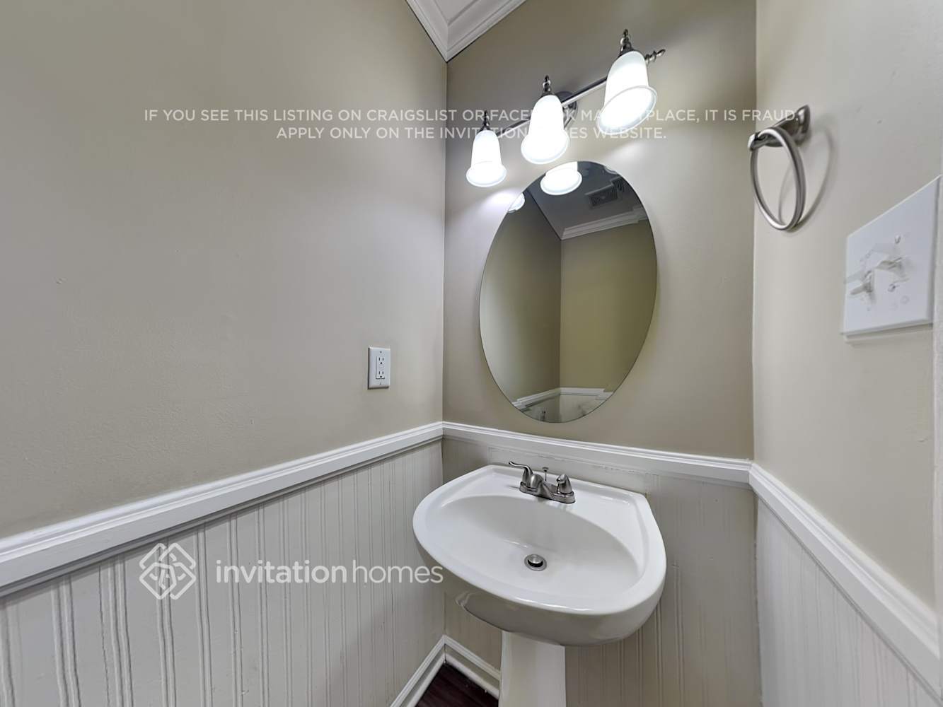 Building Photo - 8808 Clifton Meadow Dr