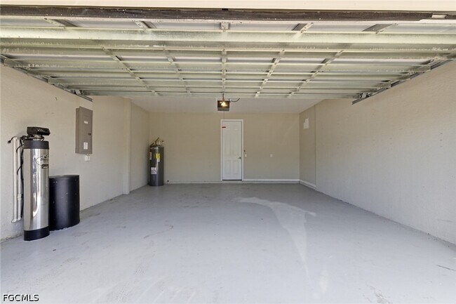Building Photo - 2639 Bellingham Ct