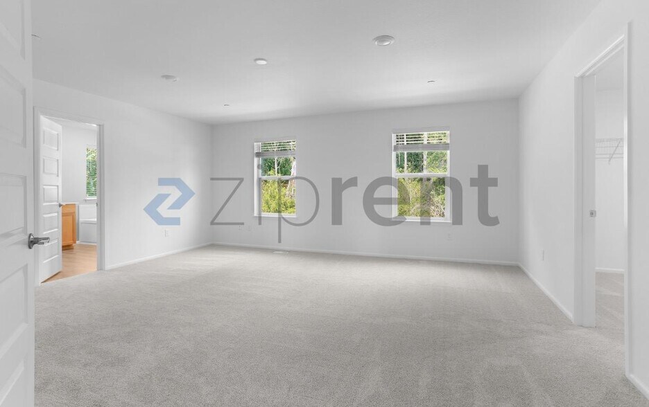 Building Photo - Unit