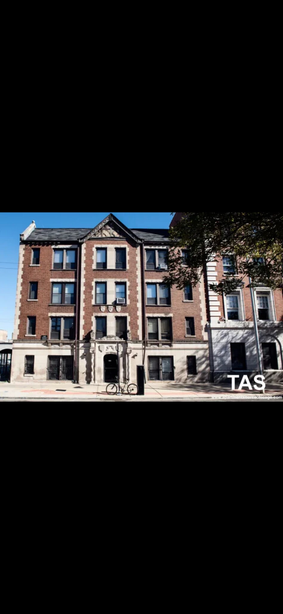 Building Photo - 3346 N Marshfield Ave
