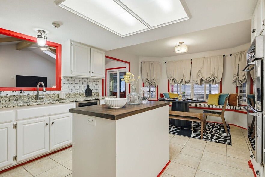 Building Photo - 310 Twisted Wood Dr