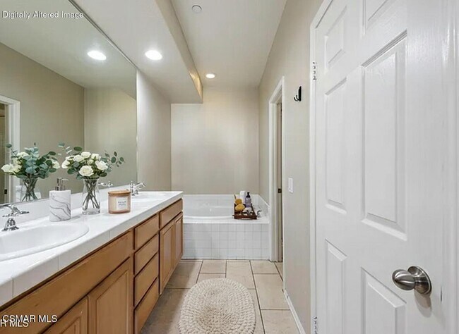 Building Photo - 84 Via Katrina