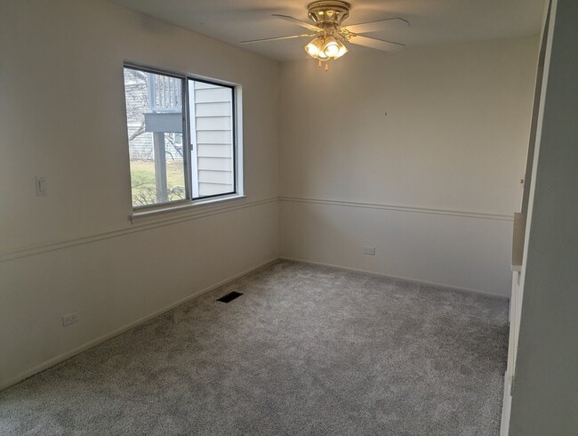 Building Photo - 600 Eastview Ct